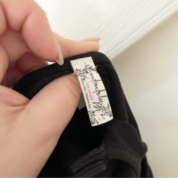 Free People Intimately Black Sleeveless Scoop Neck Thong Bodysuit Size L - Picture 3 of 7